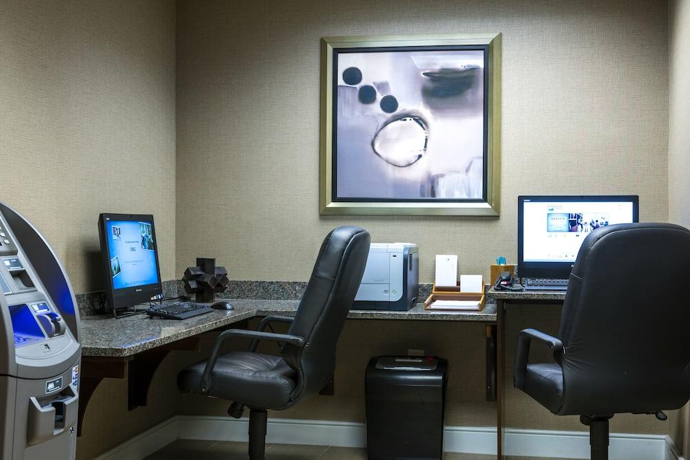 โฮมวู้ด สวีท บาย ฮิลตัน พอร์ตมัท Hotel พอร์ตสมัท ภายนอก รูปภาพ