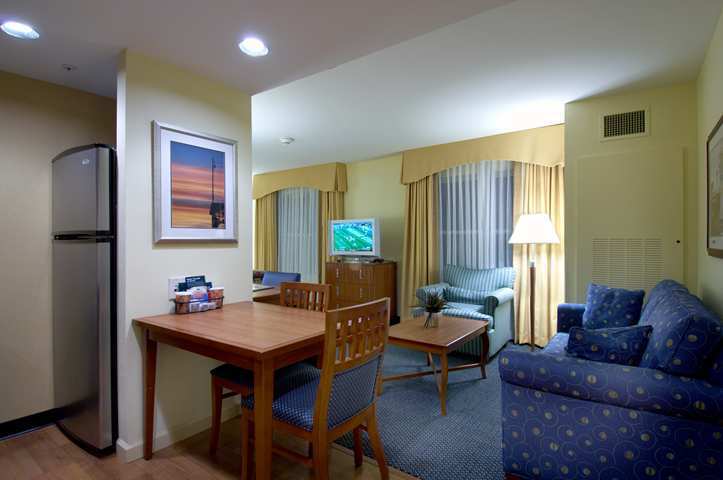 โฮมวู้ด สวีท บาย ฮิลตัน พอร์ตมัท Hotel พอร์ตสมัท ห้อง รูปภาพ